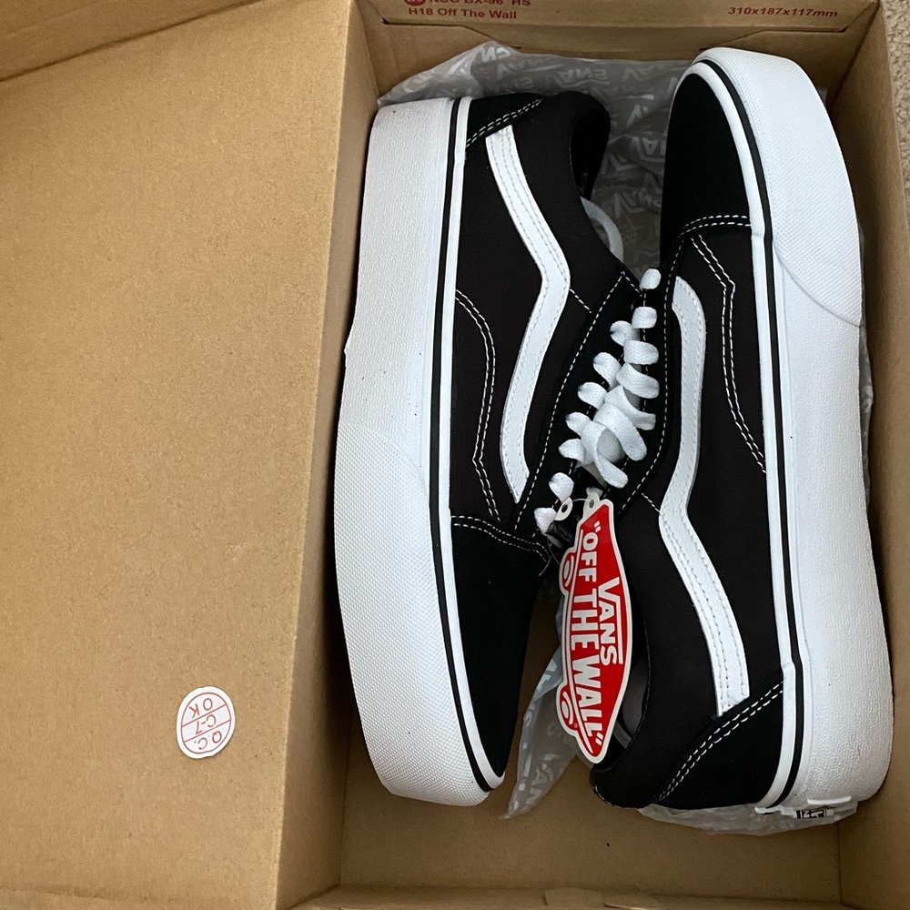 Vans Old Skool Platform Sneaker - NWT 8.5